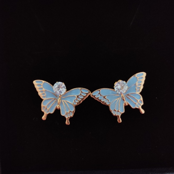 2 in 1 Butterfly Earring 💙 - Picture 2 of 9